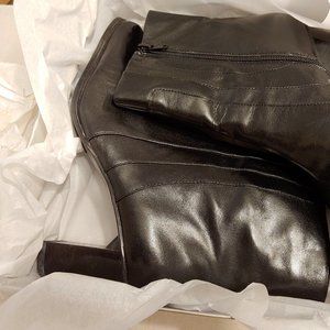 Liz Claiborne boots, size 9, black